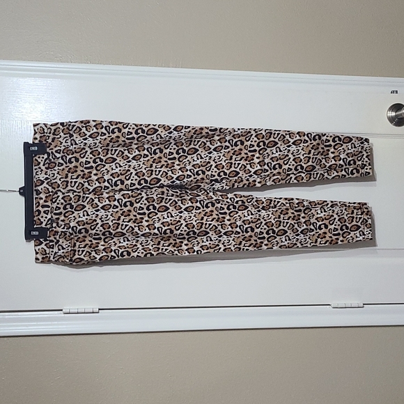 No Boundaries Leopard Print Pants - Picture 3 of 5
